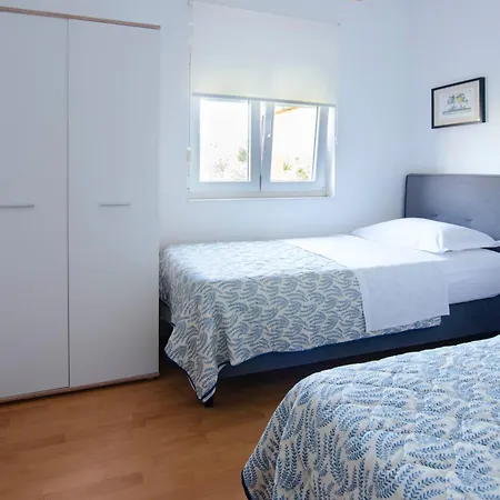 Sika With Heated Pool Near Split Sinj