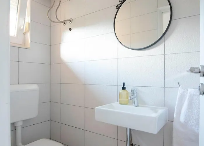 Sika With Heated Pool Near Split Вилла Синь